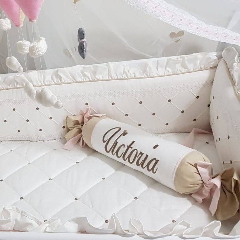 set de cuna clasico protectores para niña bebe personalizado en blanco y dorado 1 en lima Perú