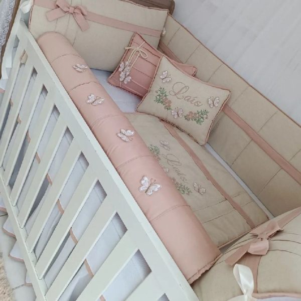 set de cuna con protector tubular en palo rosa y crema para niña, entrega en Lima Perú