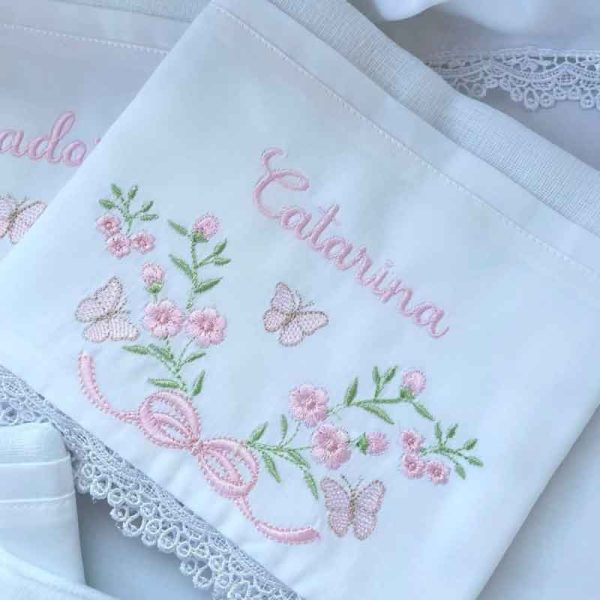 juego de sabanas personalizada de cuna bebe catarina para niña blanco en Lima Perú.jpg